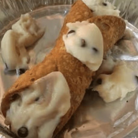 Cannoli.